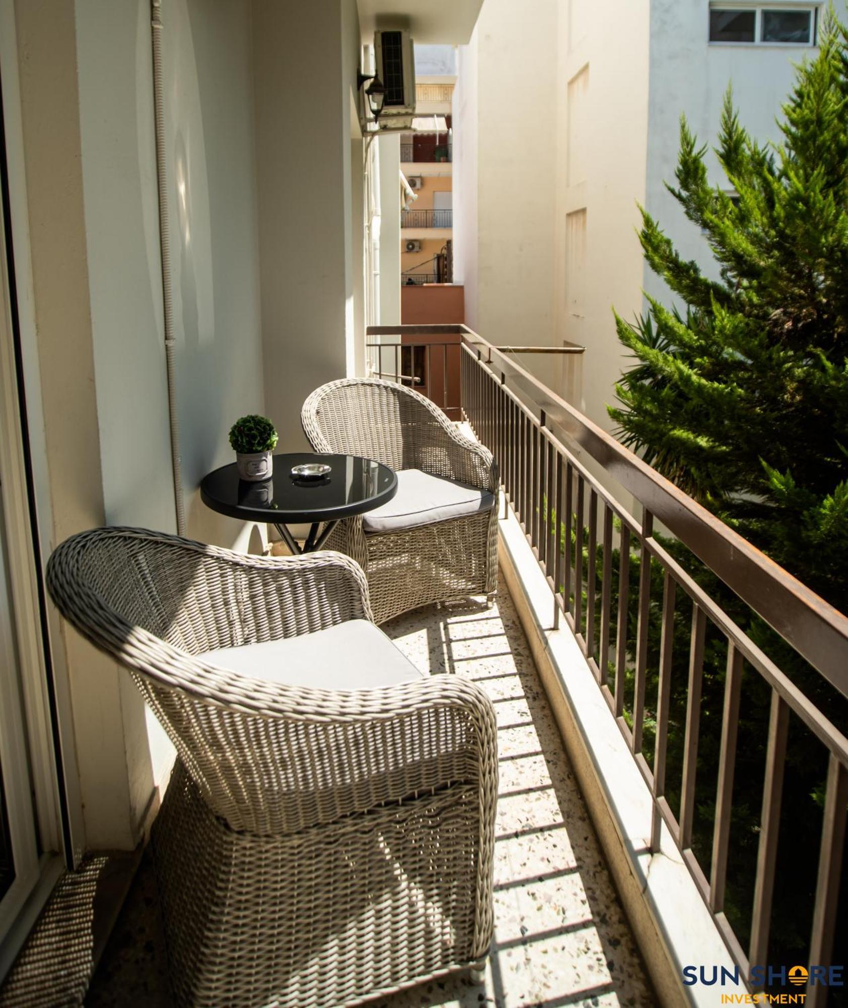 Explore Greece From Comfortable City Centre Apartment Chalkís Buitenkant foto